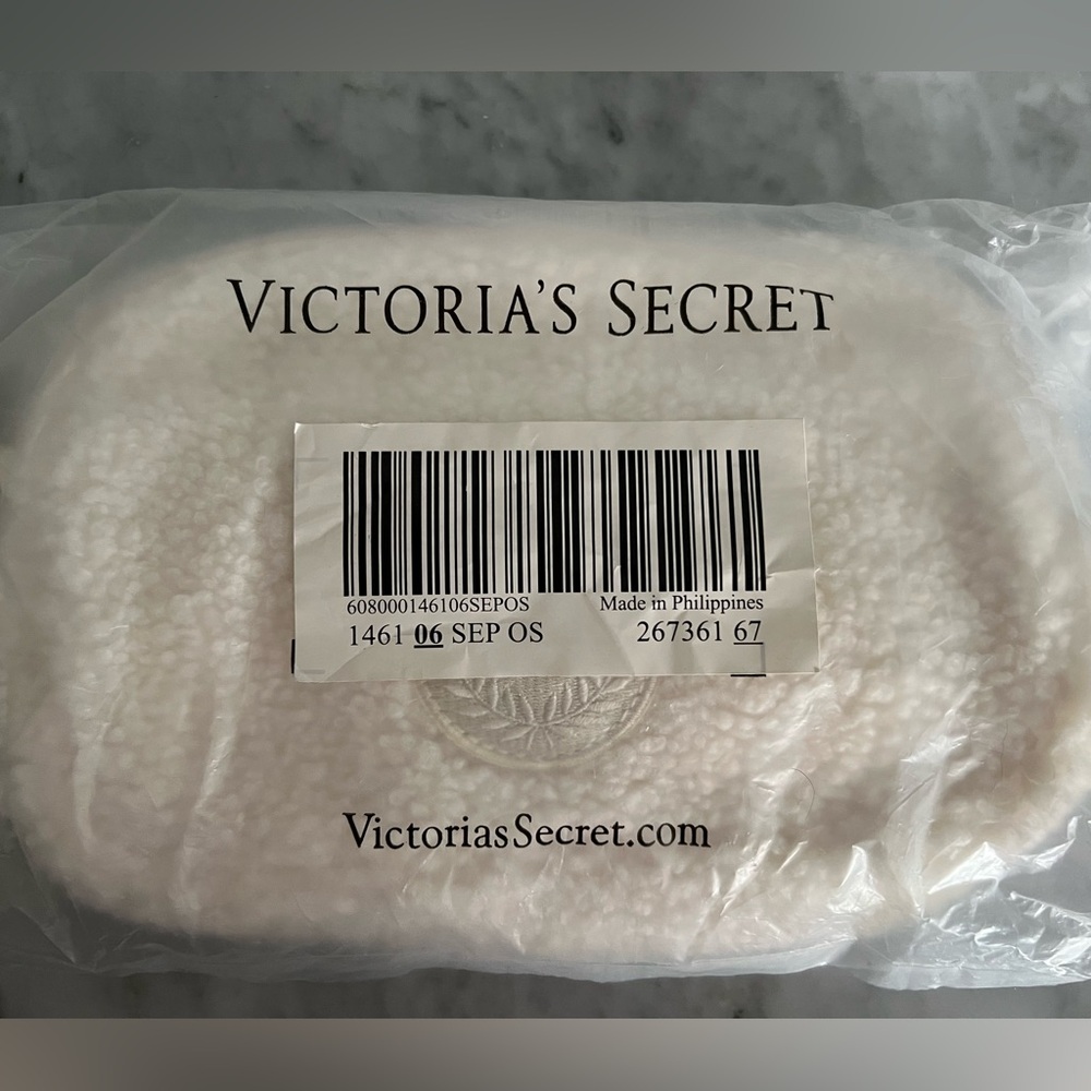 NWT! VS PINK Fluffy Cozy (White Shell) Sherpa/Teddy/Logo/Sling/Belt Bag!NEW! - Picture 3 of 5